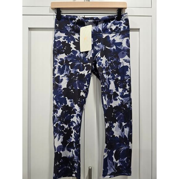 NWT - Fabletics Salar Printed Powerform Crop Leggings - Small - Picture 2 of 11